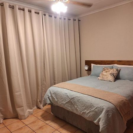 Sunset Inn - Spacious 3 Bed House In Harties 哈特比斯普特 外观 照片